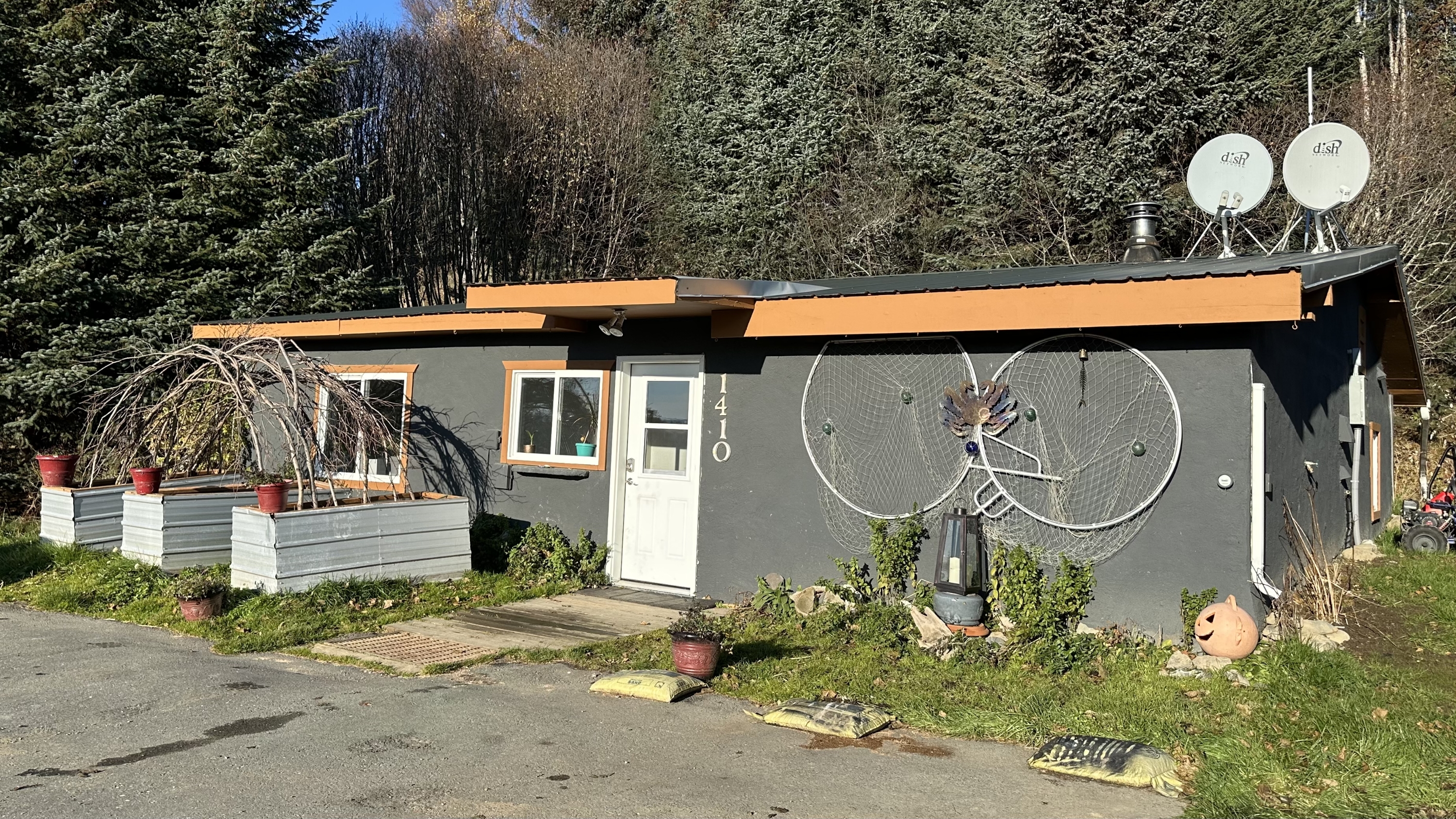 1410 East End Road - 1